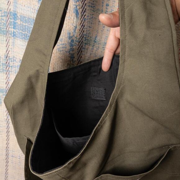 Upcycled carhartt hobo bag - Picture 6 of 6